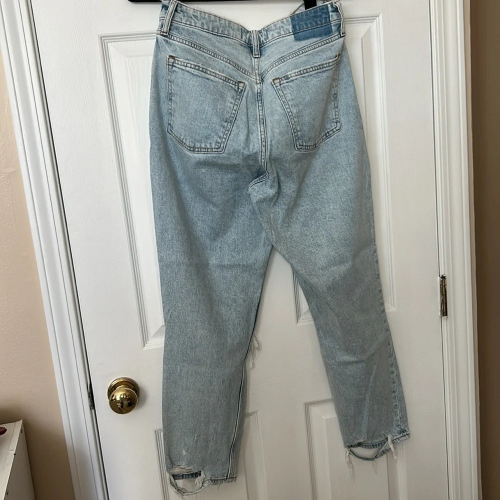 Abercrombie Curve Love Mom High Rise Jean - Destroyed Knee - Size 28/6R - Picture 4 of 4